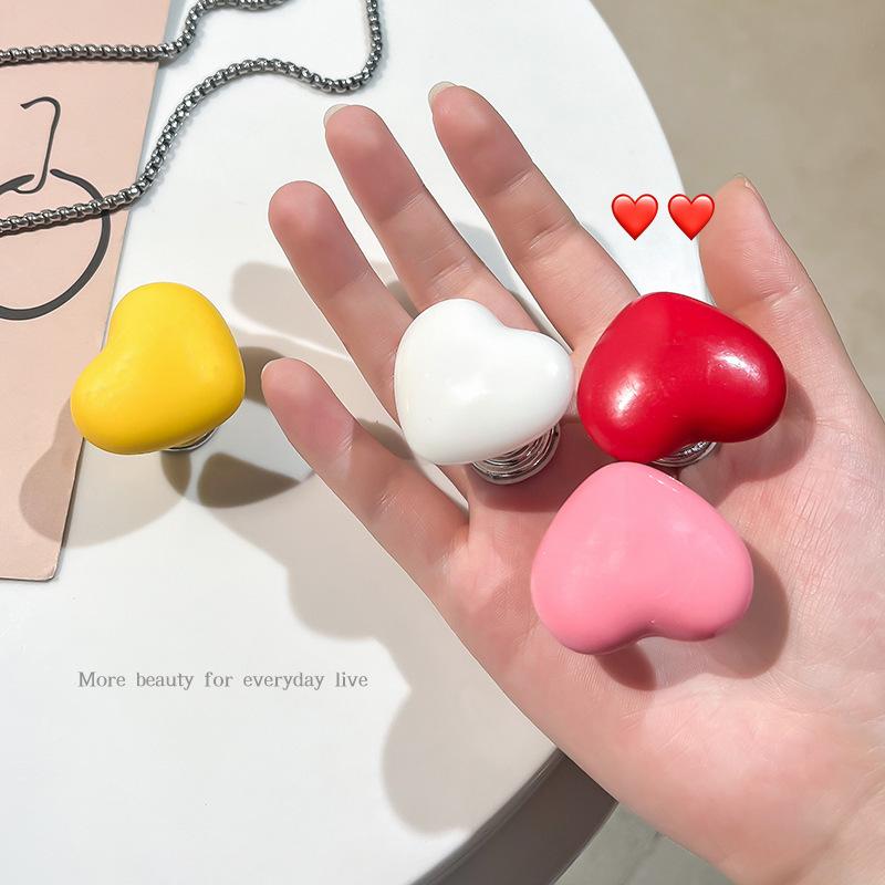 1Pcs Bathroom Water Tank Buttons Heart Shape Toilet Presser Love Toilet Press Button Bathing Room Decor Nail Protector