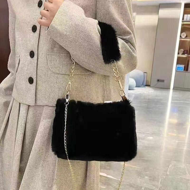 New Plush Bag Cute and Fashionable Portable Small Square Bag Women's Niche Chain Messenger Bag Hair