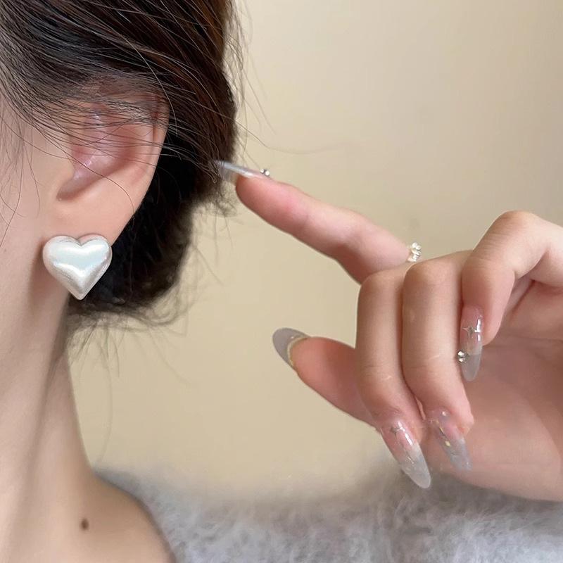 Vintage Heart Stud Piercing Earrings For Women Girl Korean Fashion New Trendy Jewelry Accessories Gift Party Daily