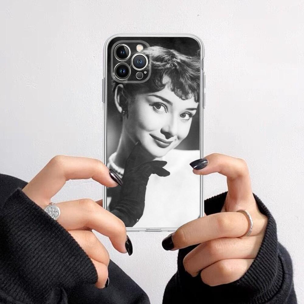 Audrey Hepburn Phone Case for iPhone 16 15 8 7 6 6S Plus X SE XR XS 14 11 12 13 Mini Pro Max Mobile Case