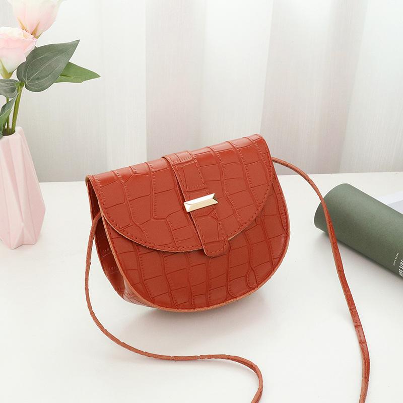 New Fashionable Versatile Shoulder Bag Women's Fresh and Sweet Messenger Bag