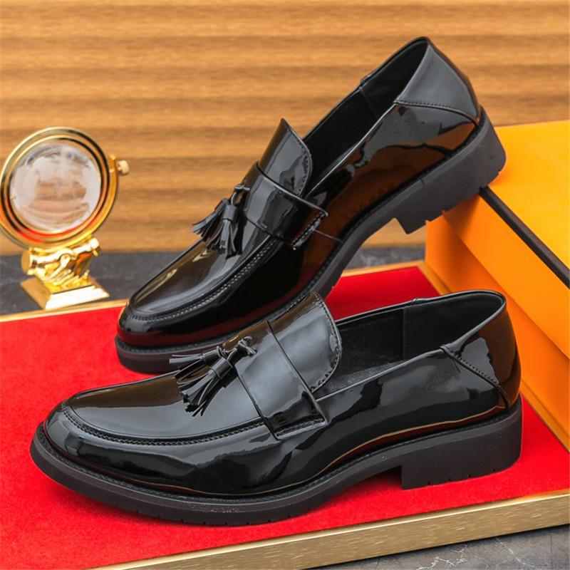 New Designer Tassels Loafter Black Patent Leather Slip On Shoes For Men Casual Business Formal Dress Footwear Zapatos Hombre