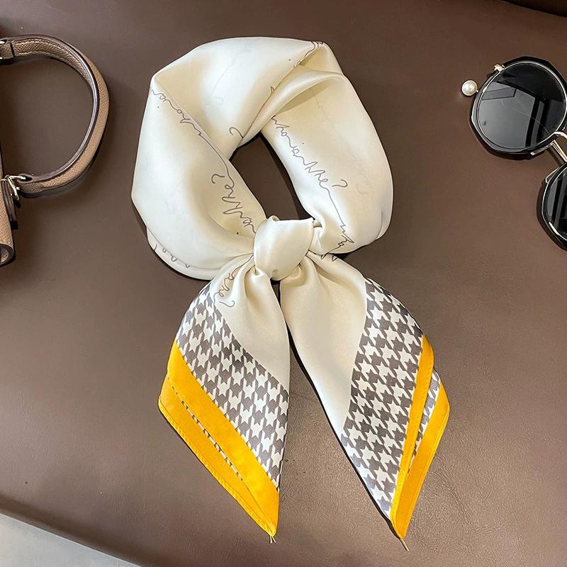 Luxury New Style Square Headscarf Women Sunscreen Beach Kerchief Popular The Four Seasons Scarves  Design 70X70CM Silk Hijab