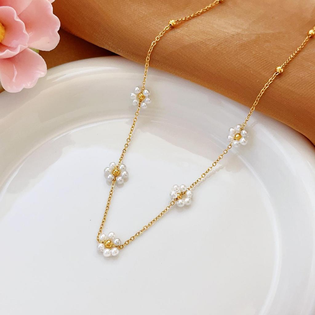 Złoty naszyjnik ze stali nierdzewnej: Elegancka, Wszechstronna, Nieblaknąca Biżuteria Damska