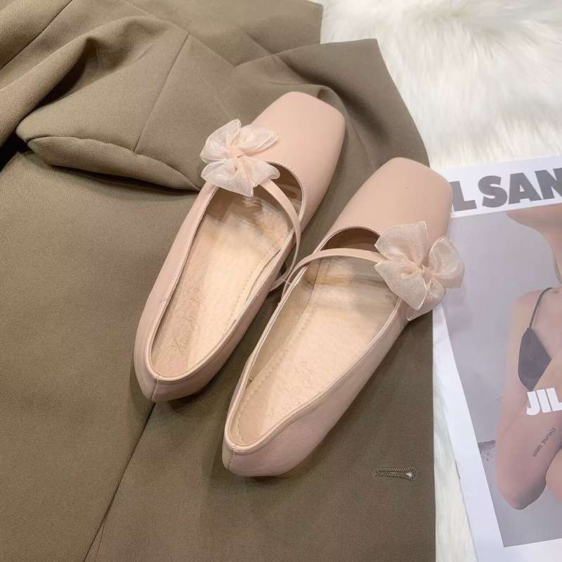 Chaussures simples pour femmes à bouche peu profonde printemps et été nouveau dentelle à bouche peu profonde tête carrée chaussures de grand-mère paresseuses avec jupe longue fond plat doux Do