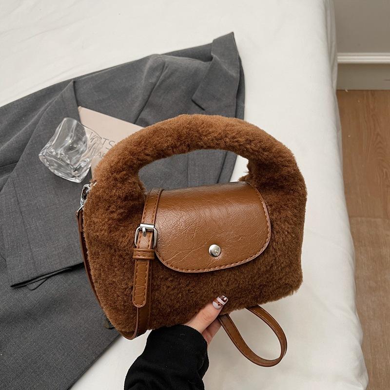 Autumn and winter popular portable fluffy bag women 2025 new fluffy commuter shoulder bag fashion shoulder messenger bag