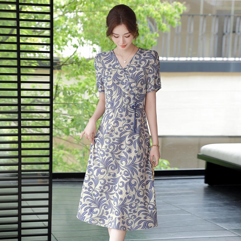 Elegant Floral Mid-Length Summer Dress for Middle-Aged Women XXL (105-115 jin)