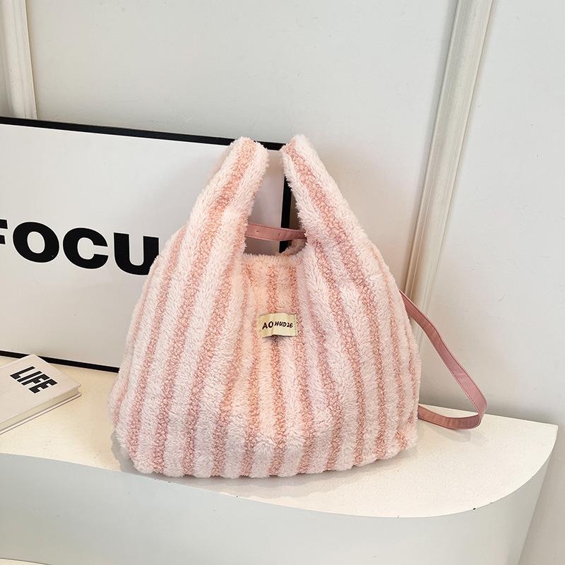 Beautiful Plush Women's Tote Bag Casual Large-capacity Shoulder Bag Winter New Casual Fashion Simple Messenger Bag