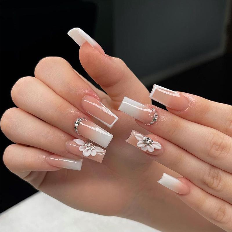 

Молочно-белые бантики со стразами - Средне-длинные европейские и американские элементы для маникюра Gold-Coated Gel Polish