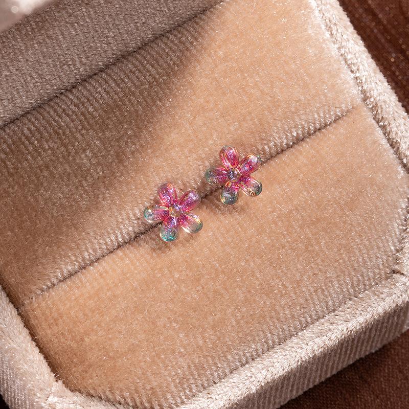 

Simple And Gradual Change Color Flower Stud Earrings High Sense Mori Small Fresh Earrings Fashion Versatile 925 Silver Needle Earrings