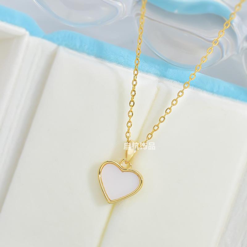 Wind Fritillary Love Necklace Female Fresh Simple Versatile Heart Pendant Clavicle Chain With Accessories