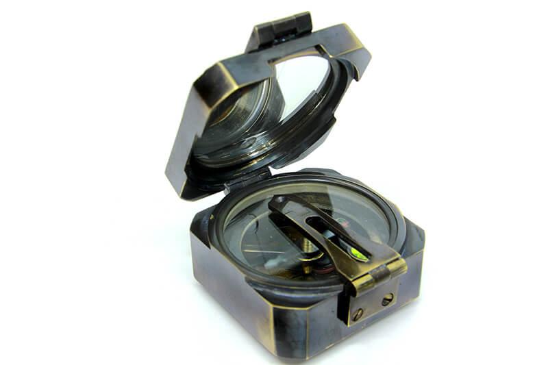 

Компас Брантон