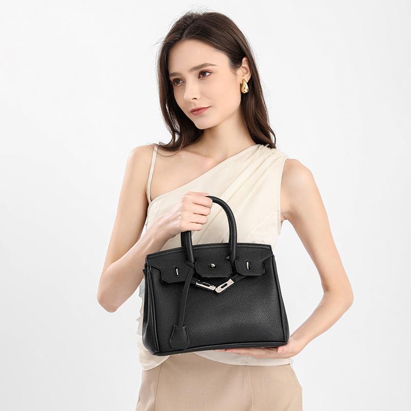 High-End Women's Large Bag 2025 Trendy New Fashion Handbag Large Capacity Shoulder Bag Versatile Crossbody Bag