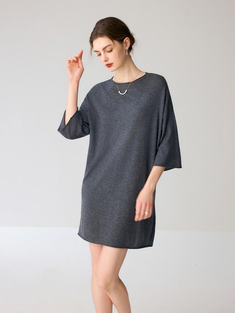 Women's Relaxed Fit Knitted Sweater with Rolled Hem, Five-Point Sleeves, and Round Neck, Made from Fine-Spun Yangzi Yarn.