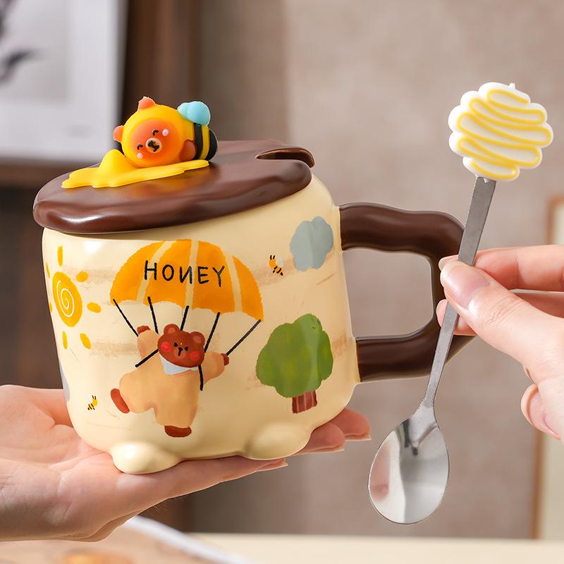 Cute High Value Bee Bear Ceramic Cup with Lid for Home Office Couple Water Cup Creative Gift Mug