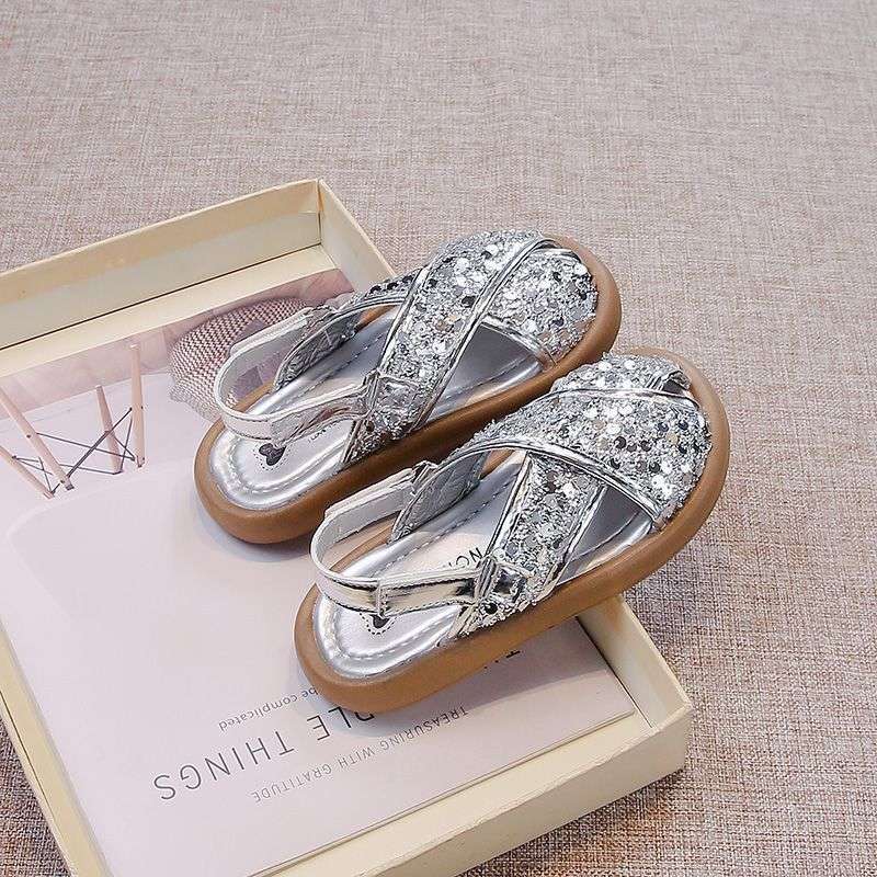 Girls sandals 2025 summer new little girl fashion bag head sequined princess shoes medium and older children go out beach shoes