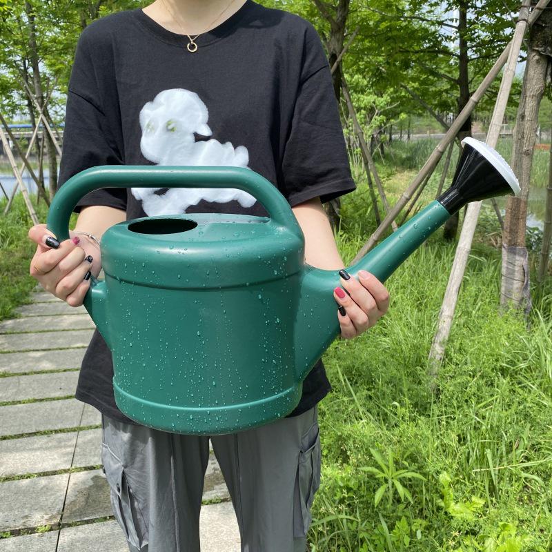 8-10 Liter Household Watering Can with Long Spout and Nozzle for Gardens
