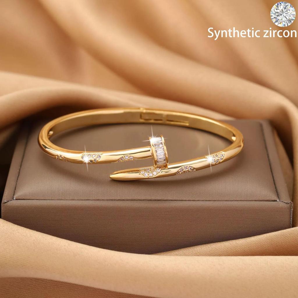 Exquisites 2025 Europäisch-Amerikanisches Nagelarmband mit Zirkon, Luxuriöser Kupferschmuck