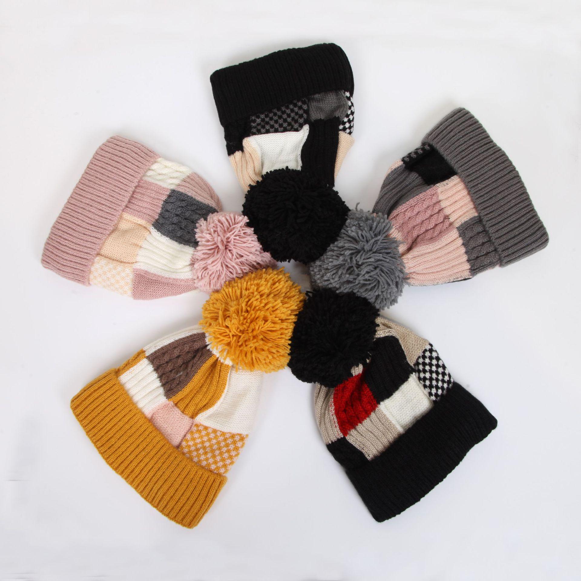 

Women s Winter Checkered Knit Hat with Pompon - Versatile, Warm Ear Protection for Outdoor Wear One Size красный