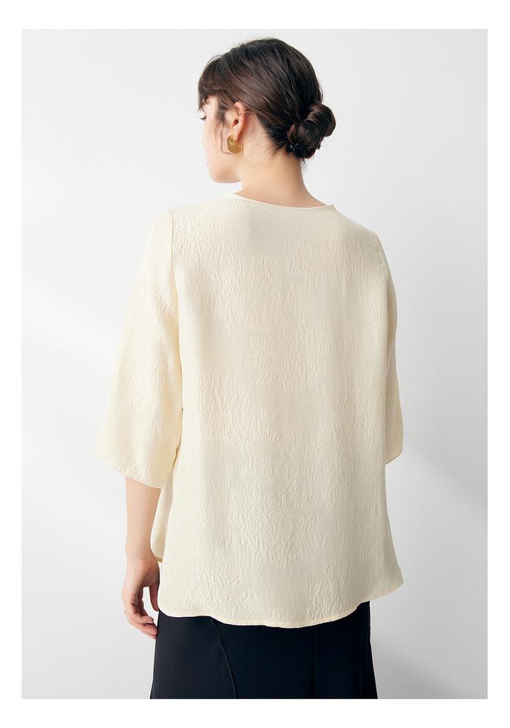 [3D Carving] Spring and Summer Round Neck Loose Slimming Solid Color Silk Flower Luo Guan Le Crepe Short Sleeved T-shirt for Women