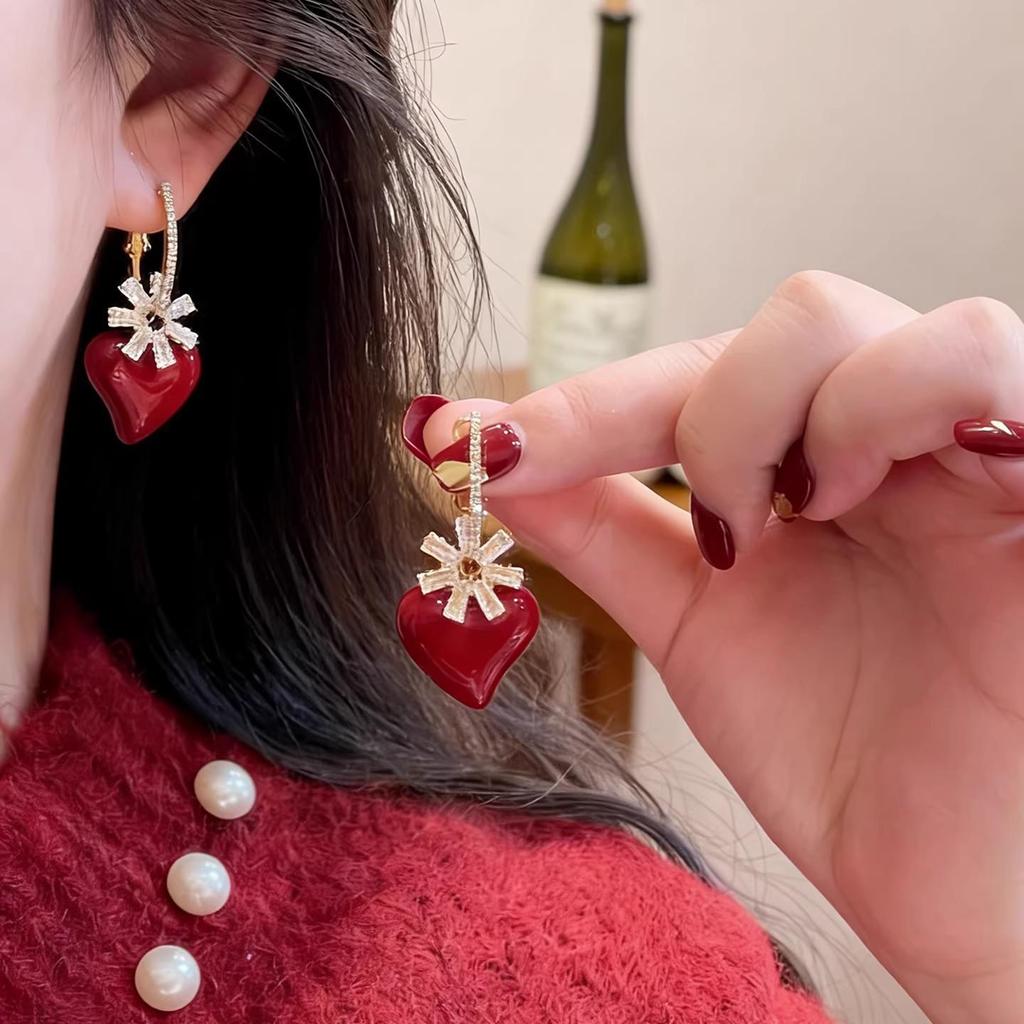 Versatile French Style Red Heart Zirconia Flower Earrings: Light Luxury & High-End Ear Cuff for Women
