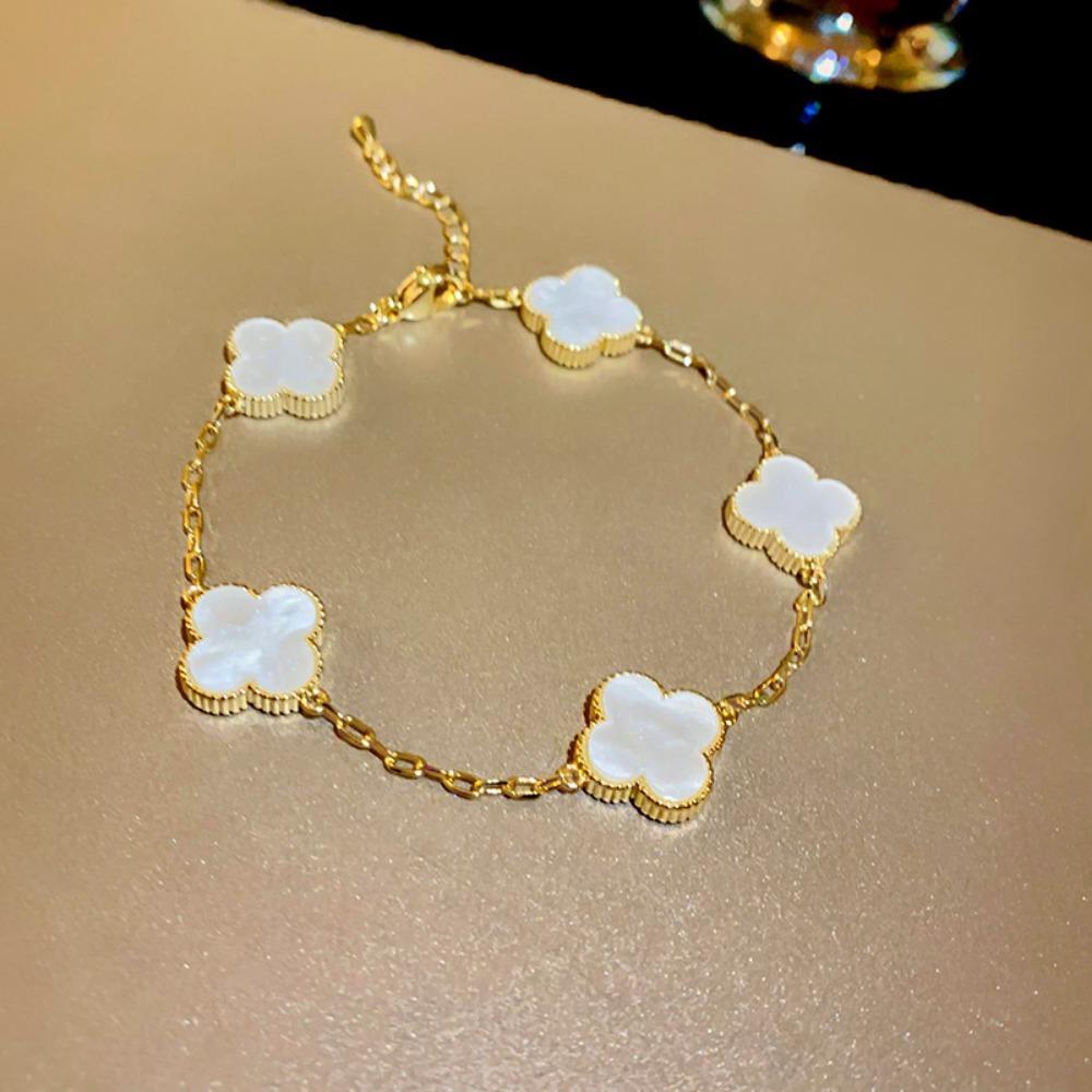 

Высококлассный браслет «Счастливый четырехлистный клевер» Легкая роскошь Высококлассный темперамент Ручные украшения Модный дизайн Ювелирные изделия