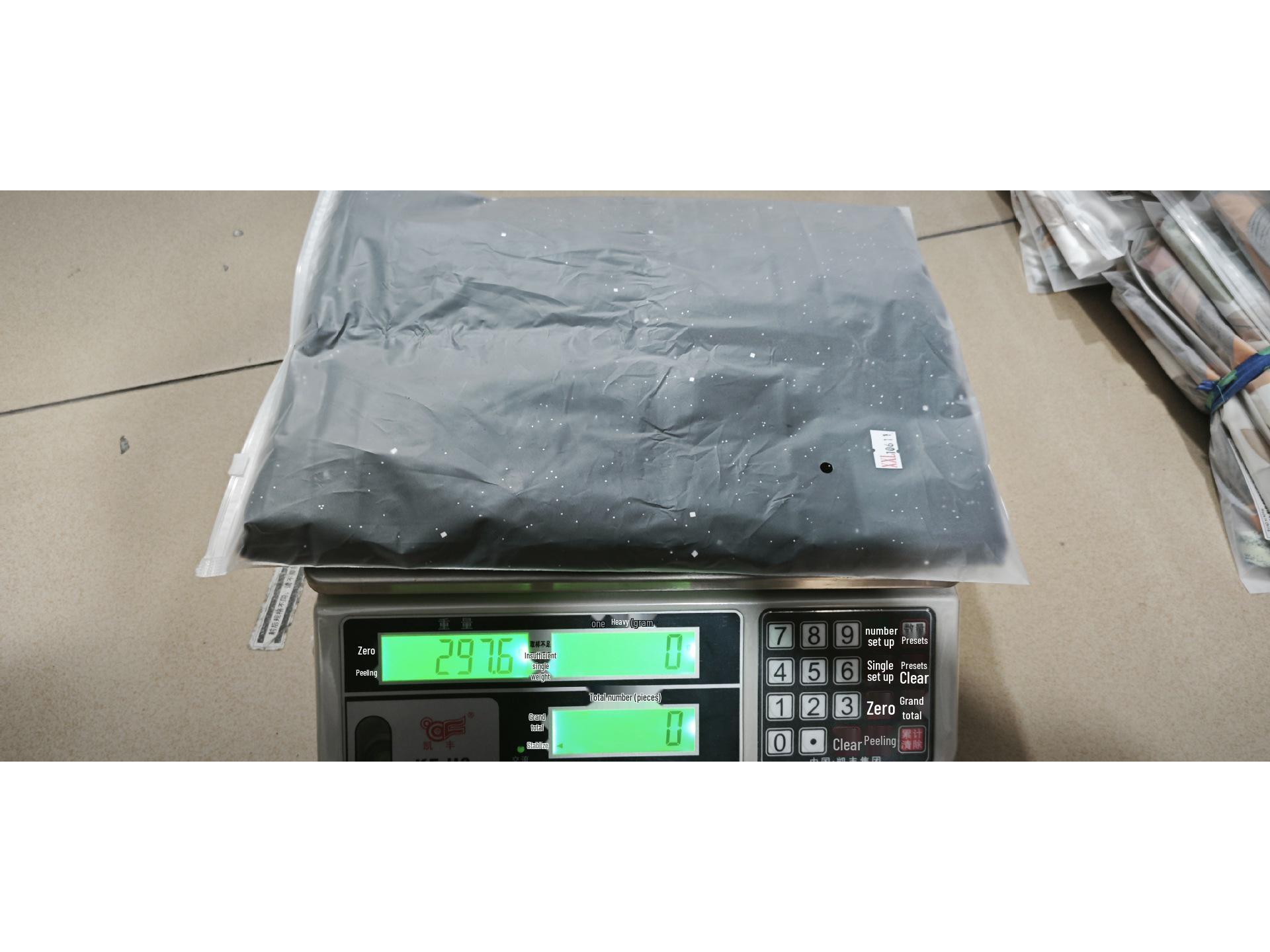 

Elegant V-Neck Five-Sleeve Hot-Stamped Dress for Spring/Summer Parties Medium