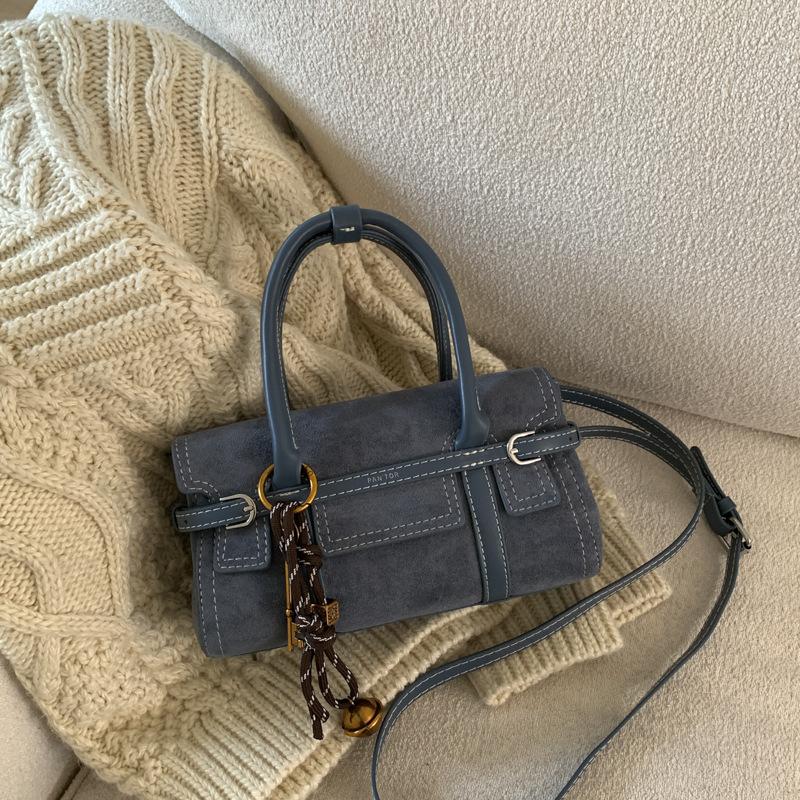 

Commuter retro matte small bag women s 2025 autumn new fashion messenger bag exquisite casual portable small square bag синий