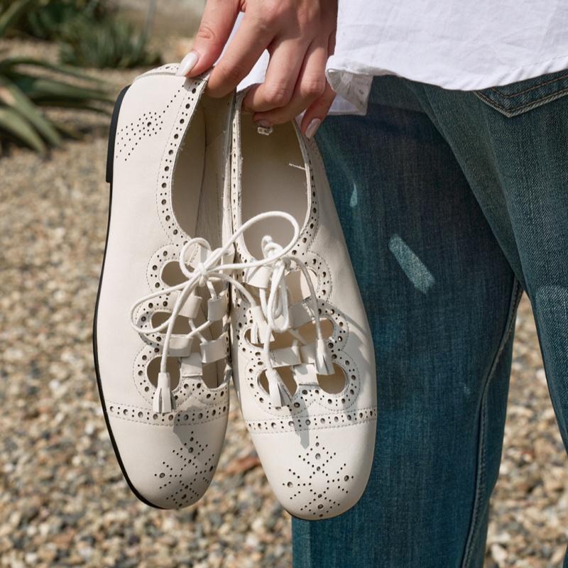 Fashion Fashion Comfortable Cross Strap Women Shoes 2025 New Style Shallow Mouth Flat Single Shoes Hollow Dress Lace Up Women Loafers