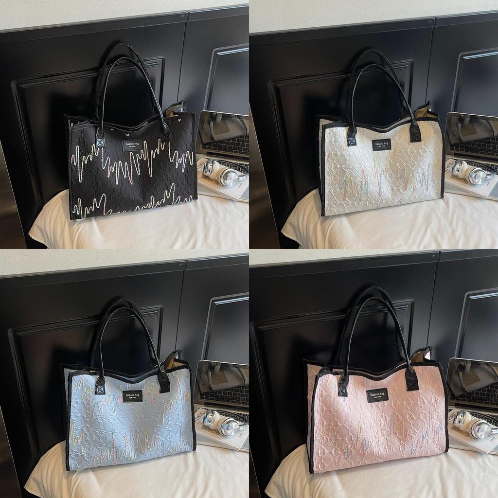Minimalist Tote Bag For Women With Cotton Fabric And Large Capacity For Daily Commuting