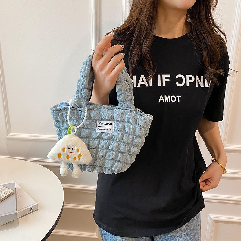 Folded cloud bag, bubble handbag going out high-value wind niche lazy wind solid color women's puff bag