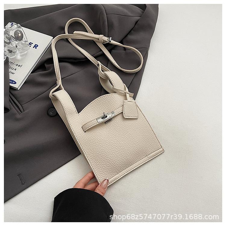 Fashion Trend Texture Retro Vegetable Basket Bag Women's 2025 Spring New Casual Foreign Style Women's Shoulder Crossbody Bag