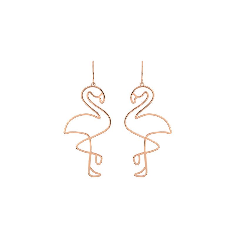 

Необычные геометрические серьги, преувеличенные украшения, личностный тренд, звездная мода, уличная съемка, серьги-фламинго