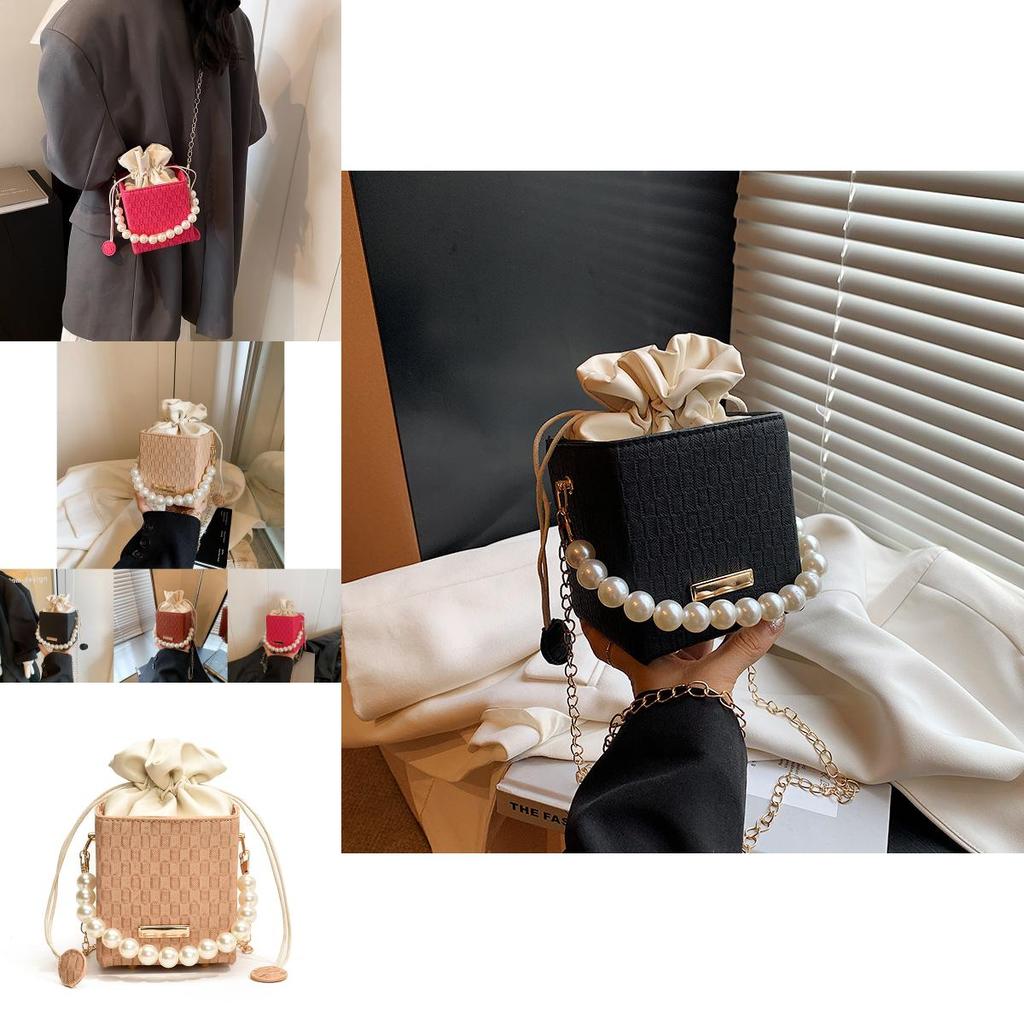 Trendy Black Casual Chain Shoulder Bag For Women 2024 Stylish Simple Square Design