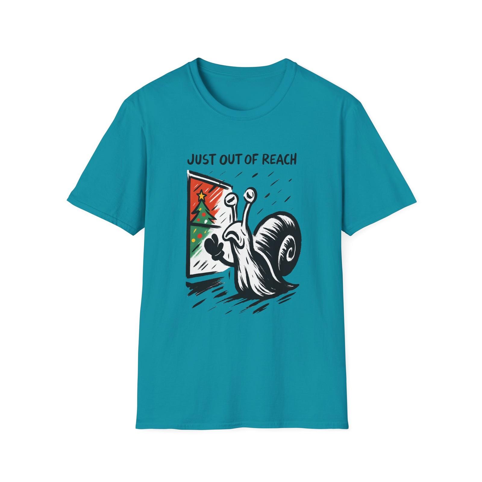 Unisex Softstyle T-Shirt Mens Womens Tees Top Giant Snail Window Christmas Scene Surreal Winter S