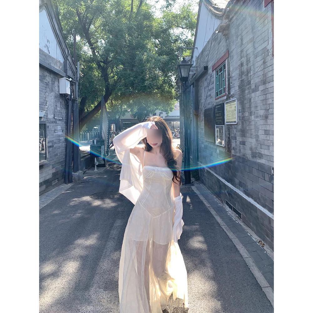 

Blue floral suspender dress women s summer seaside vacation beautiful temperament waist temperament long dress S- (can be worn within 45kg) білий
