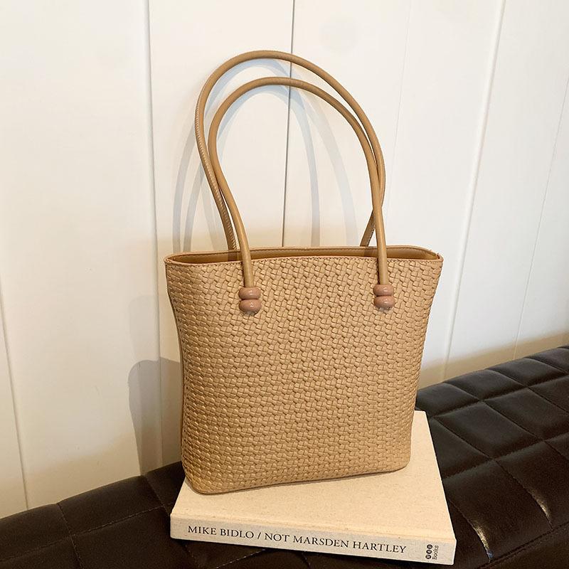 Korean version retro large-capacity tote bag women's new women's bag trendy and fashionable commuter shoulder messenger bag