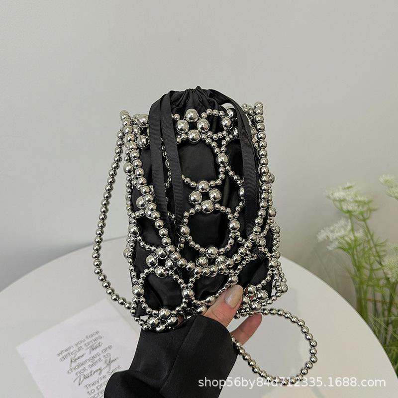 

Нишевая ручная работа, сумка из бусин из искусственного жемчуга, ретро сумка-ведро, нишевая плетеная сумка, сумка из полых бусин, весна 2025, новинка линг чёрный