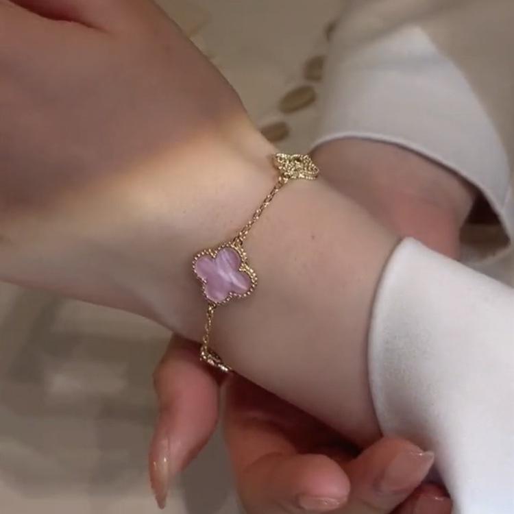 Gorgeous Copper Floral Bracelet For Women Delicate And Unique Design