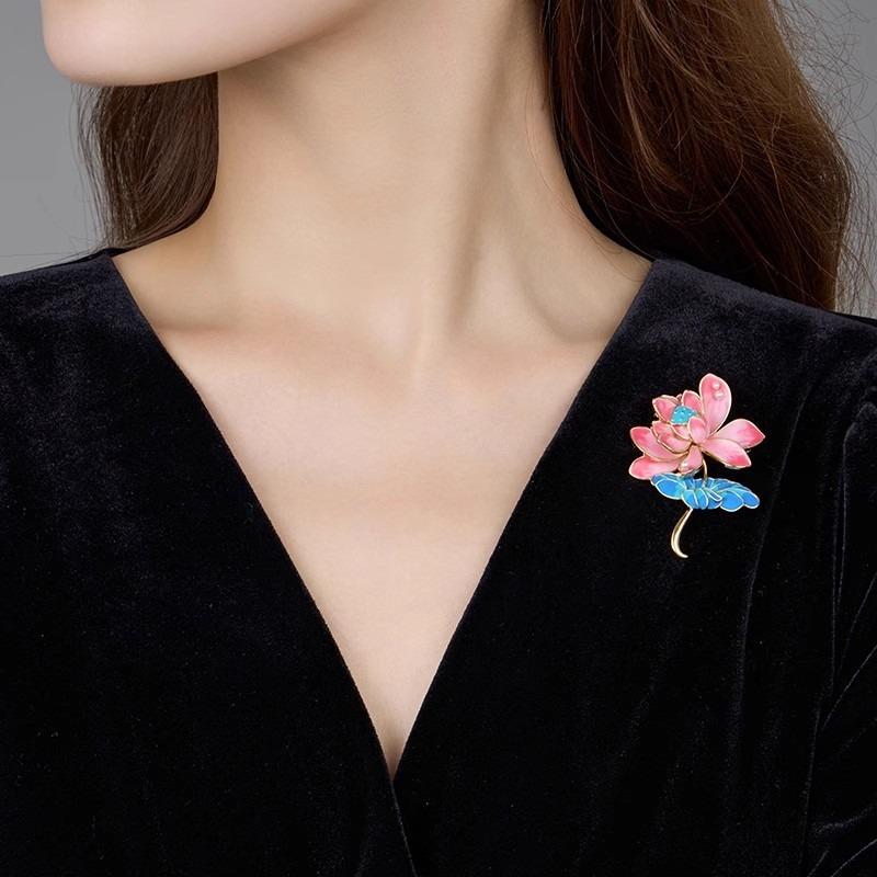 Enamel Gradient Lotus Brooch, A Sophisticated and Elegant Brooch Accessory with A Touch of Sophistication