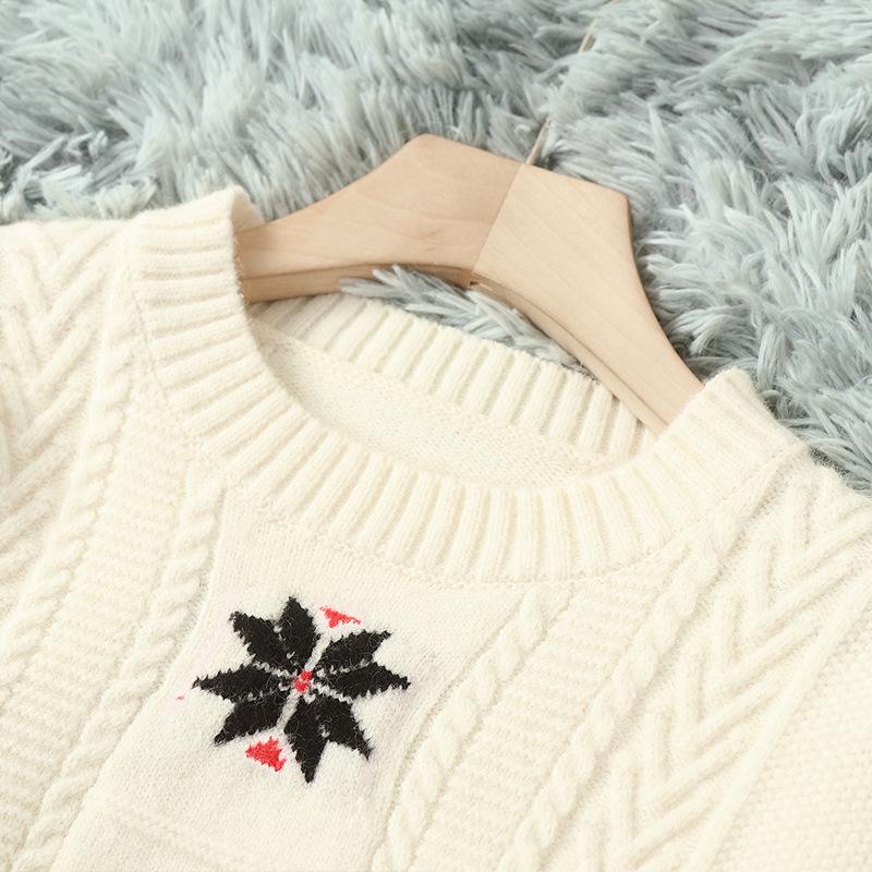 Bai Lu Style European Fashion White Jacquard Loose Knit Sweater for Women, Long Sleeve, Spring