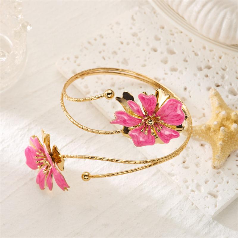 Gold Color Spiral Upper Arm Cuff Bracelet for Women Pink Enamel Flower Armlet Bracelet Fashion Summer Body Jewelry Gifts