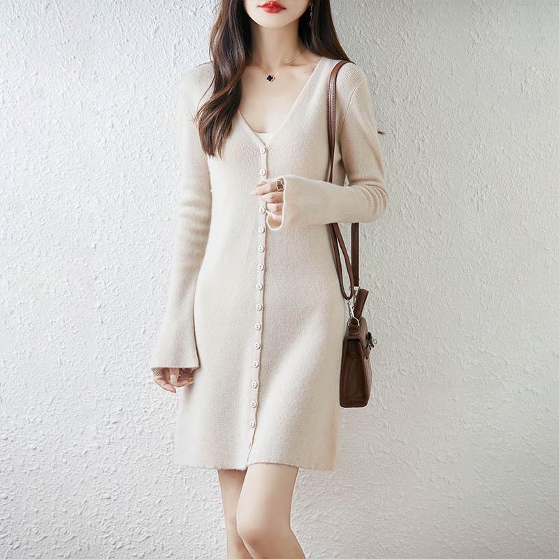 25 Early Autumn Women's V-neck Slim Knit Dress: Waist-cinching A-line Skirt with Long Sleeves and Multi-button Detail.