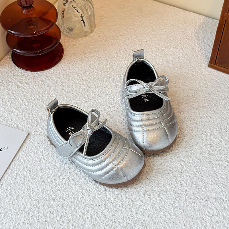 

Кожаная обувь для девочек 2025 весна и осень новая детская обувь туфли принцессы для маленькой девочки туфли Doudou на мягкой подошве детская одинарная обувь тренд 31