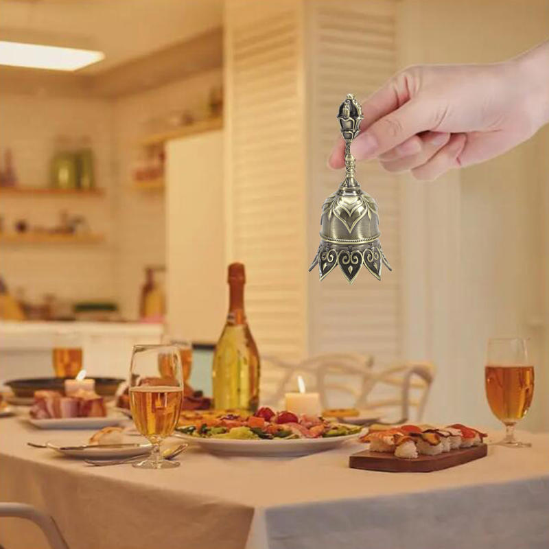 Delikatny Vintage Ręcznie Nakręcany Dzwonek Wielofunkcyjny Dzwonek Treningowy dla Zwierząt Metalowy Dzwonek Do Obsługi na Wesele, Kolację, Boże Narodzenie
