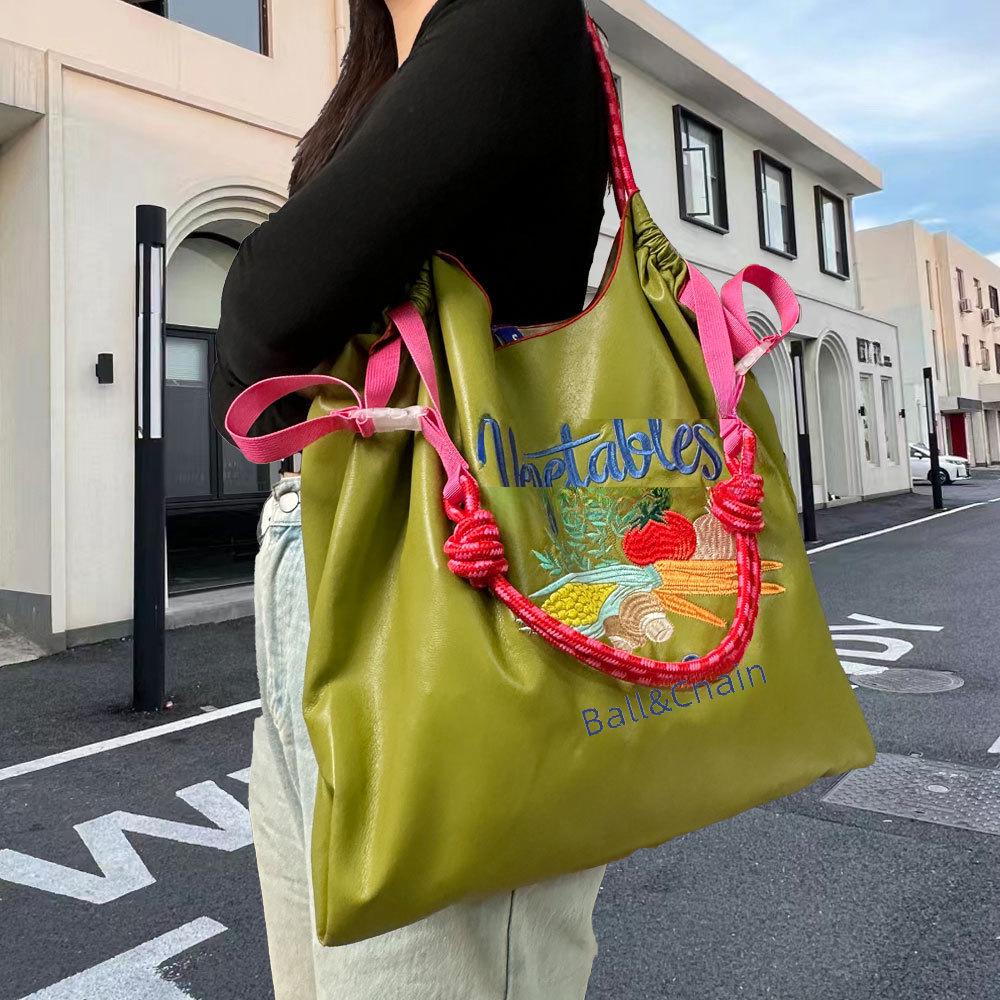 Women's Embroidered Large Capacity Leather Tote - Fashionable, Versatile, Eco-Friendly Handbag