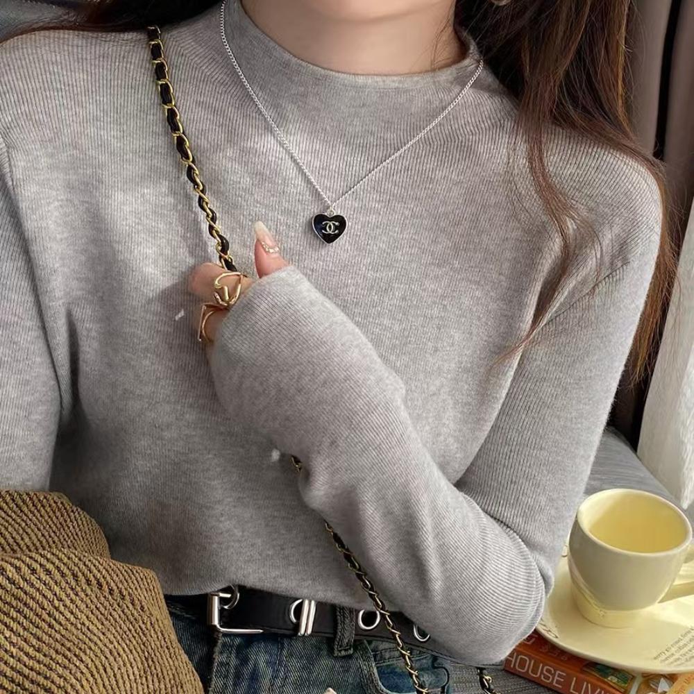 Il Nuovo Stile Autunnale di Maglione Lavorato a Maglia di Alta Gamma, Elegante, a Girocollo, Morbido e a Maniche Lunghe È un Maglione Leggermente Formoso e Snellente per Donne