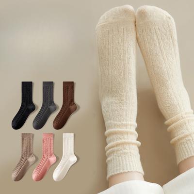 Damen Herbst- und Winterstil Warme Samt- und Dicke Woll-Yuezi-Röhren-Frotteesocken