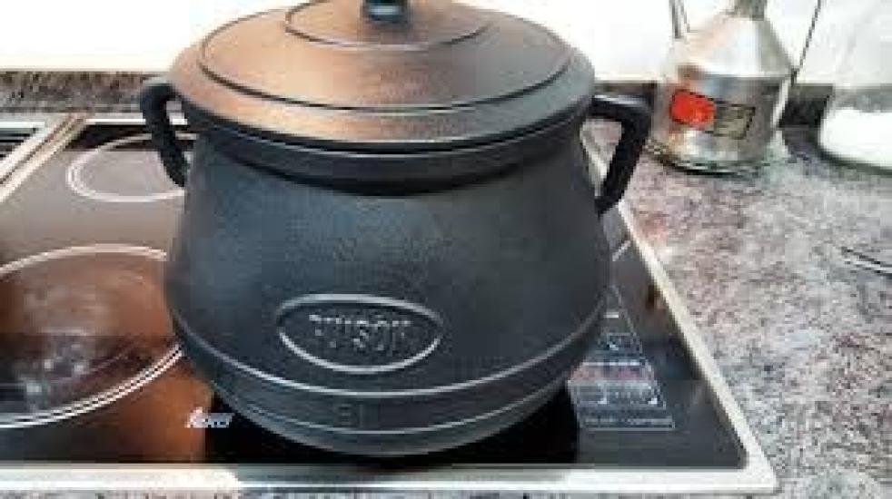 Cast Iron Pot Oja Pot Cooking Pot Made in Spain Two Hand Cast Enamel Pot (10L)