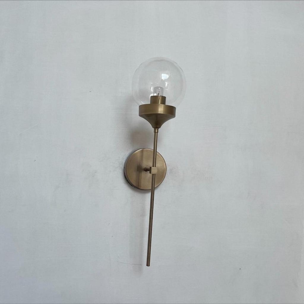 Kinkiet Globe Nowoczesna lampa ścienna Surowy mosiądz Kinkiety z połowy wieku Oprawa świetlna Globe Ball Przezroczysta